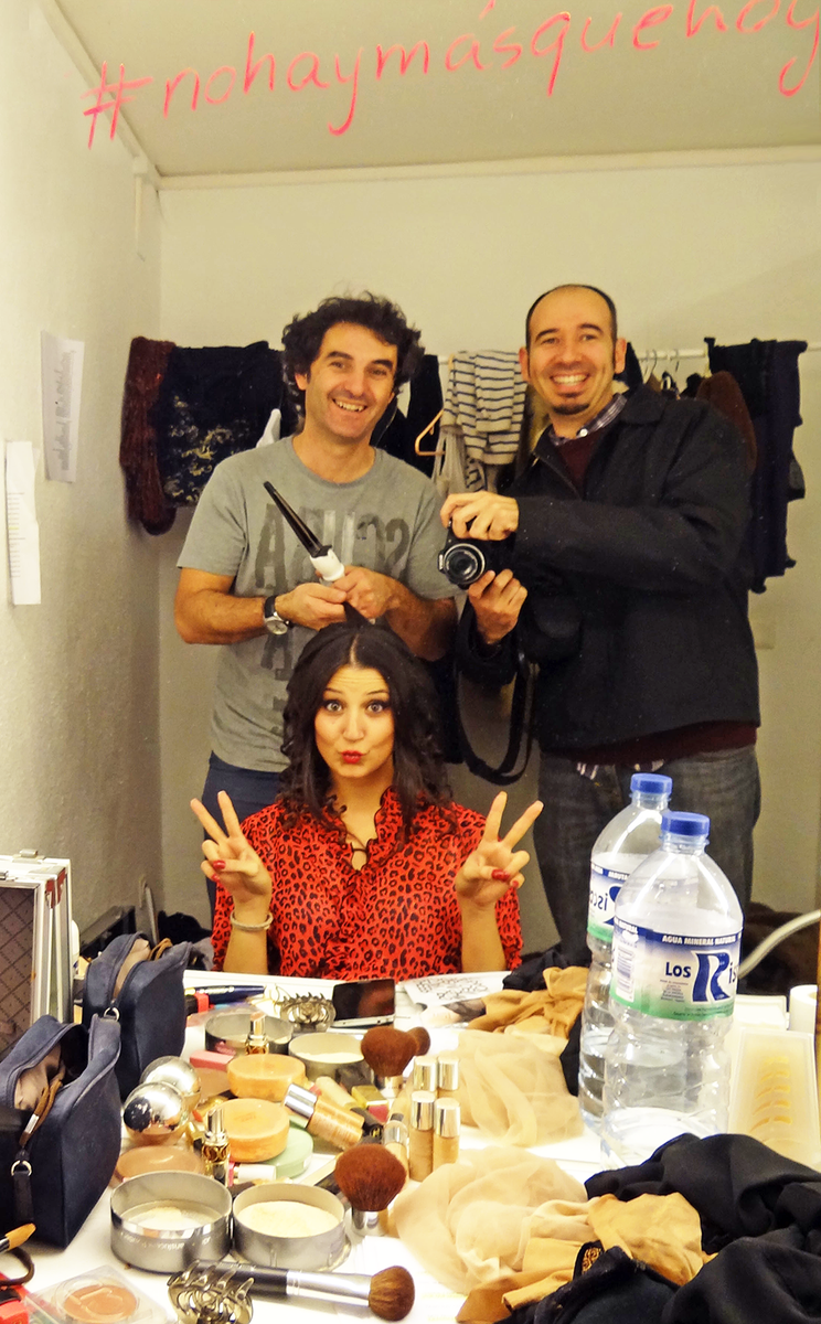 jjbuendia's tweet photo. ¡Gracias @margabonnin por dejarme entrar tanto en tu camerino como en @RentElMusical! #NoHayMásQueHoy #FollowBirthday http://t.co/qvzw6aLtgM