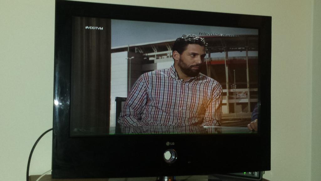 Nonitoo3's tweet photo. Como se desenvuelve el jodio en la tele :) #dandy http://t.co/TdYKI1cw8H