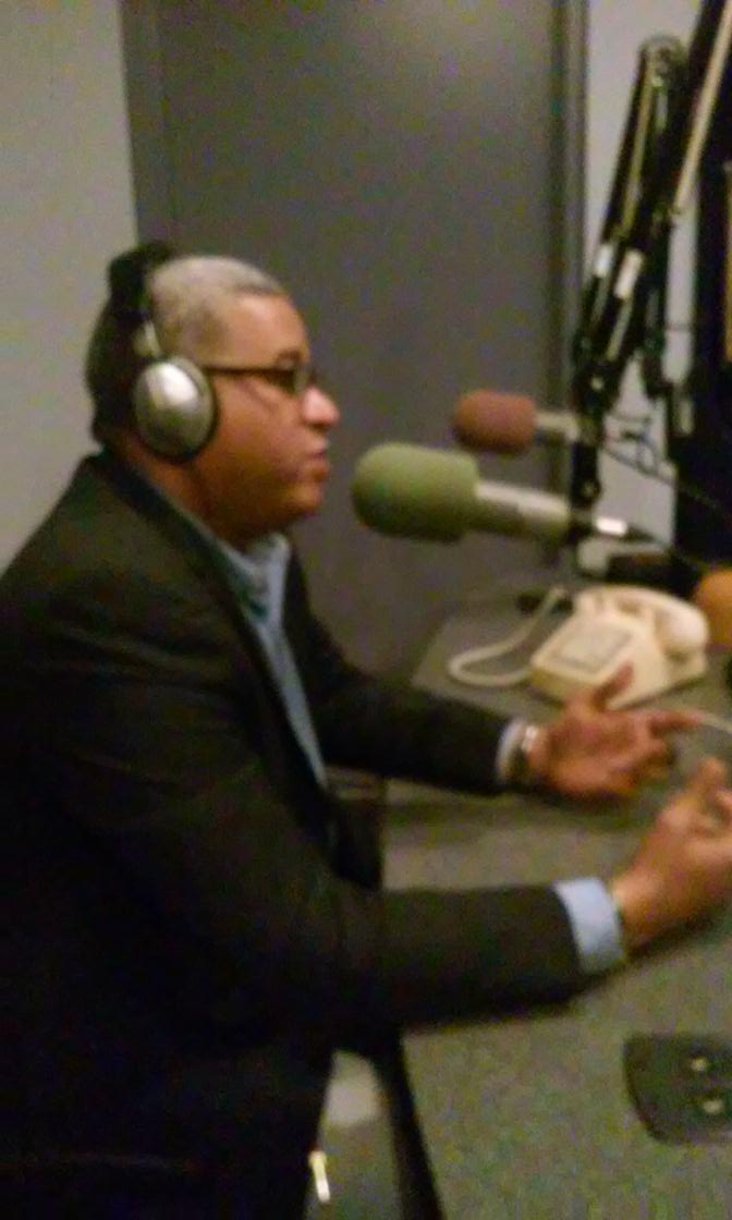 puntosdevista89's tweet image. Esta tarde hablando con el dr:carlos ovalle