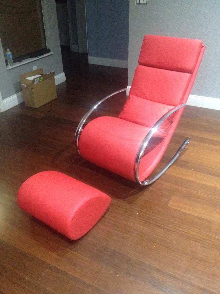 LeModerneFL's tweet photo. Client happy with his purchase :) #furniture #SouthFlorida #onlineretailers #modern #contemporary #CyberMonday http://t.co/H5rWROp9JK
