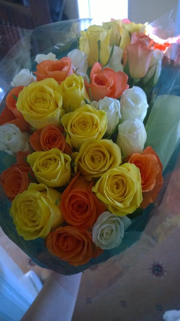 Tijen_Y's tweet photo. It's nice to be acknowledged for yr efforts :-) Such a beautifully written thank you card &amp; flowers #NSPCC #ChildLine http://t.co/eJKcCuW2CY