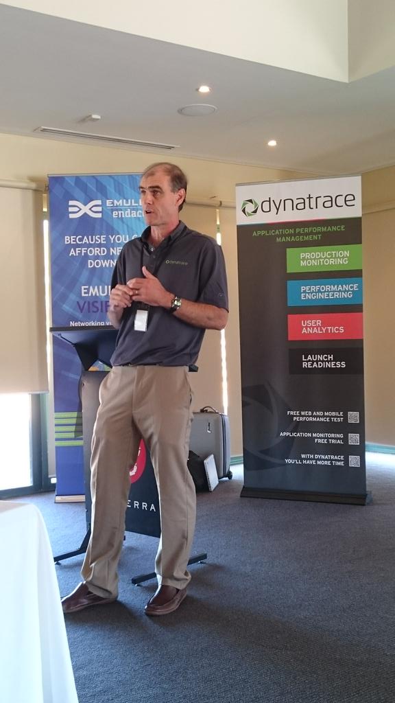 daveando's tweet image. Mike Hicks addressing Canberra&apos;s @Dynatrace customers with DC Rum 12.3 #autodiscovery #endusermonitoring