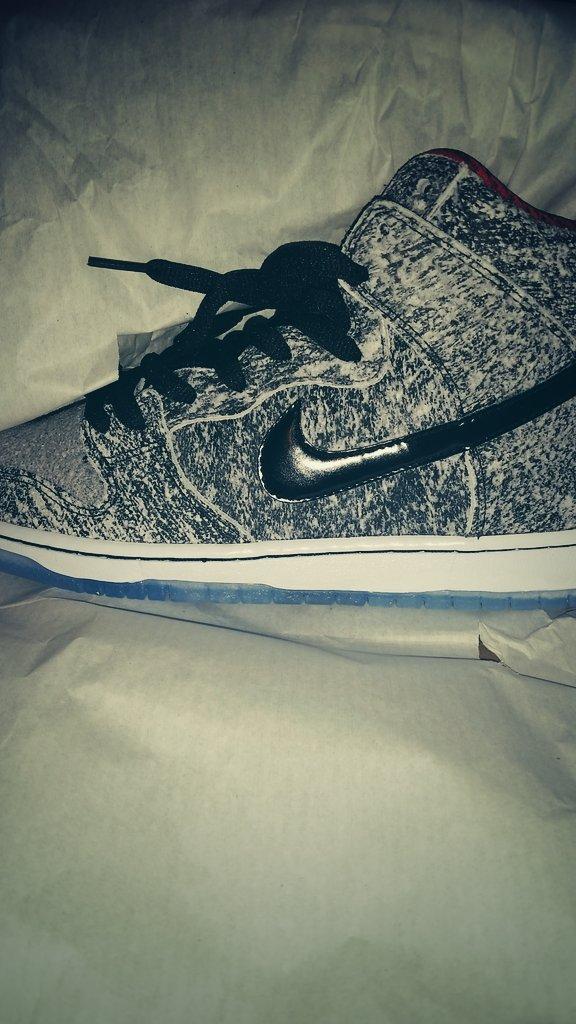 antihype704's tweet photo. Salt Stain @nikesb too hard...had to do it. S/o @BlackSheepNC #SupportLocal #BuildingCLTure http://t.co/dm2sfkpZ5s