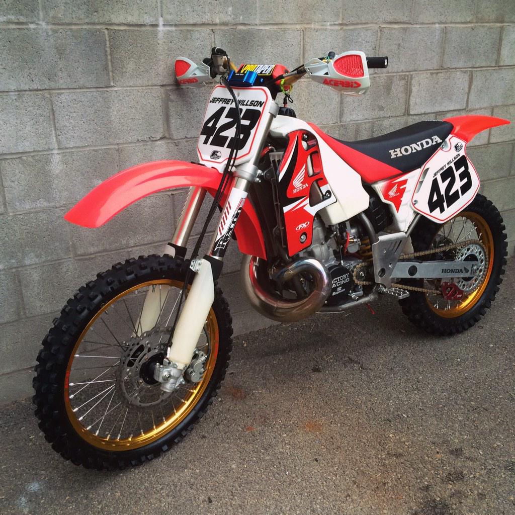 Tim_Willson432's tweet photo. Getting this beauty ready for the Henderson 250 this weekend. #nofilter #doesntneedone #purebeauty #cr500 http://t.co/MTtieOMTNR