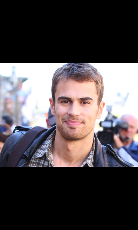 Happy birthday to our perfect Four / Tobias Eaton , Theo James <4      