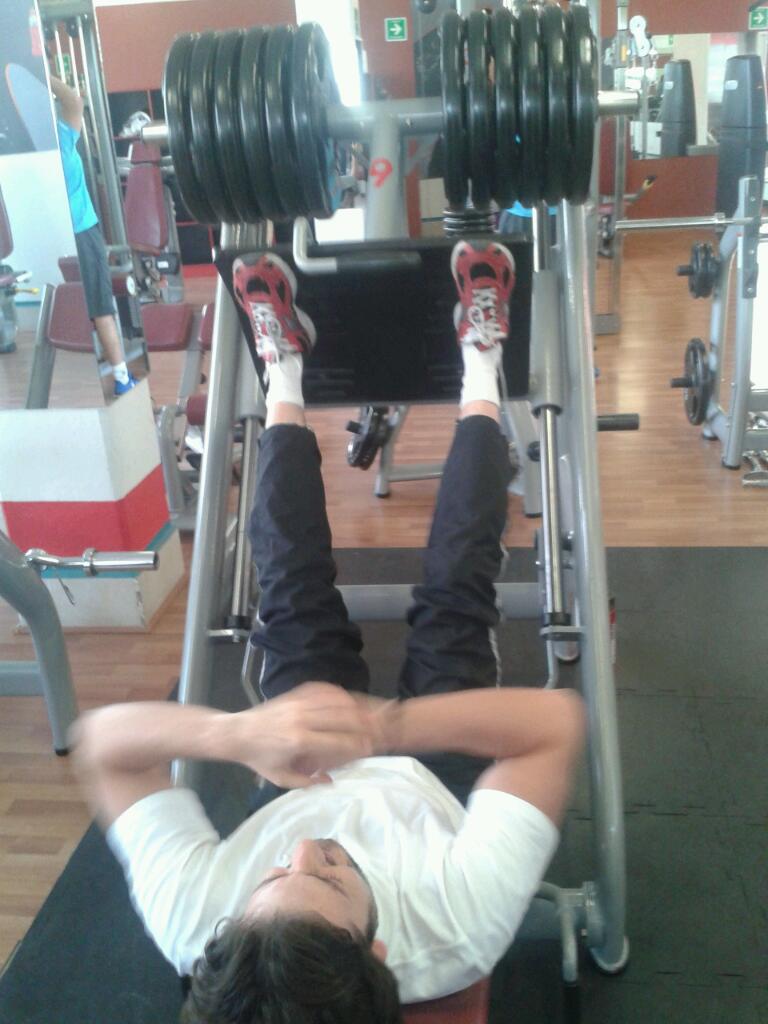 RetoCholu's tweet photo. 240 kilos para el #RetoCholu, grs @cesdelat. @adanrent @jacobomayorga @alubiaperez http://t.co/cSycVlb8Uu