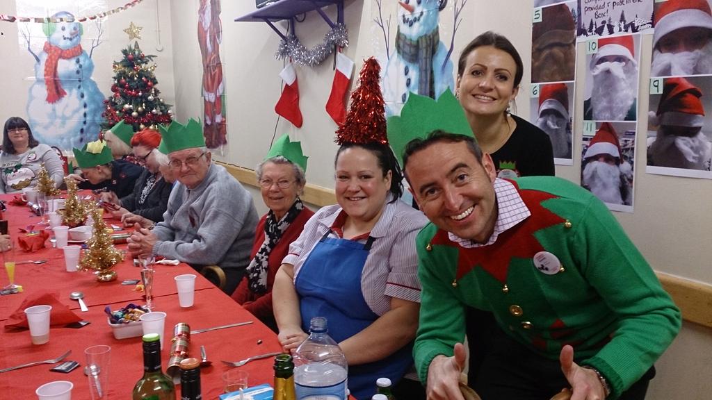 Doing our bit for tesco in the community <a href="/SarahLeamon/">Sarah Lewis</a> <a href="/Jnicholls78Jo/">Jo Nicholls</a>