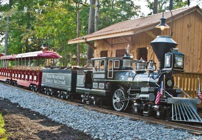 ExploreGeorgia's tweet photo. #TravelTuesday Deal • Receive 20% off Winter Wonderland Train Ride admission: http://t.co/knDNX3gsGw http://t.co/TdEIZYKt2R