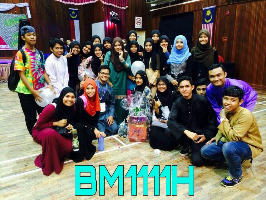 MursyidHasni's tweet photo. Kami dr kelas BM1111H.
Semalam, De Best in Gala Oasis at Kompleks Rakan Muda, Lendu. #DBGO @debestmelaka @komedlendu http://t.co/wim1orViR5
