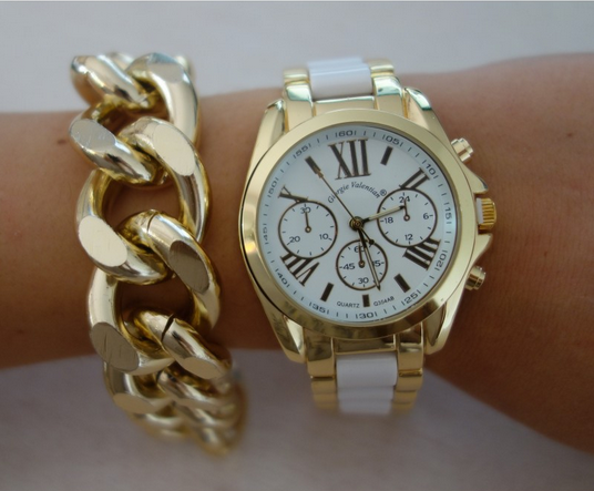 cullar_v's tweet photo. Reloj 20 €
Pulsera 8 € http://t.co/qaLM7QVqRX