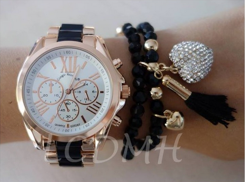 cullar_v's tweet photo. Reloj 20 €
Pulsera 8 € http://t.co/UQWrrSOi1y