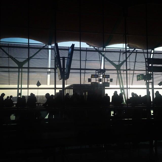 jclbetancourt's tweet photo. Christmas airport. I think airports are places of huge human stories. I prefer the happy ones. #lanzarote #ratsat... http://t.co/jXyB7s4eMW