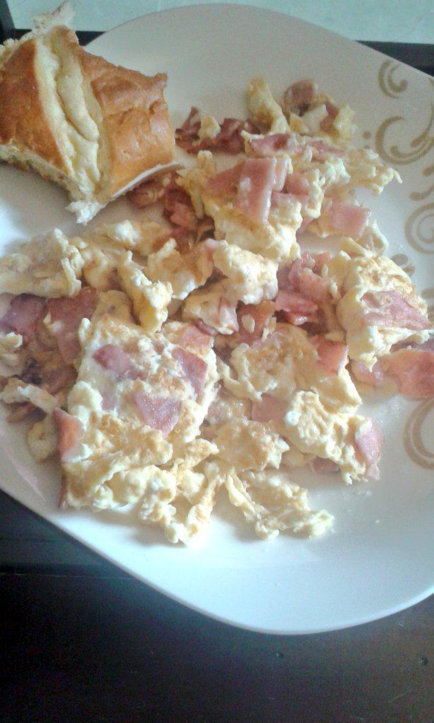 enece_'s tweet photo. Empezando bien el dia http://t.co/olj20SFTG3