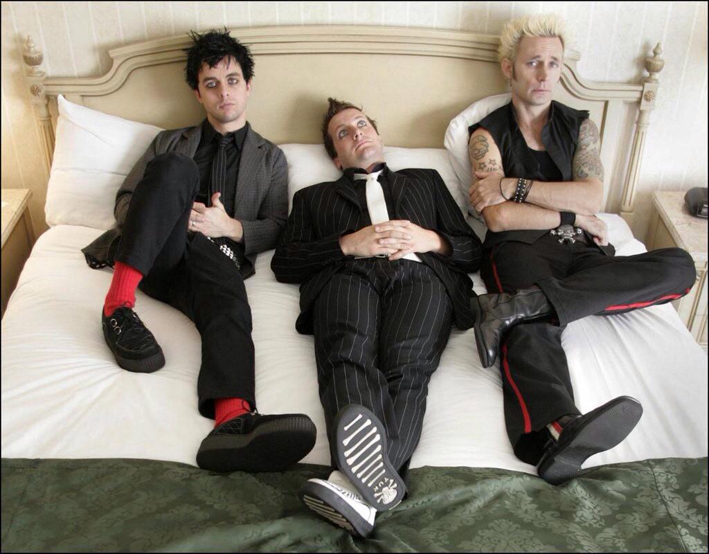 theincroud's tweet photo. Congrats @GreenDay @rock_hall #RRHOF  RT “@MusicianPicture: Green Day http://t.co/uHQD8T9xwN”
