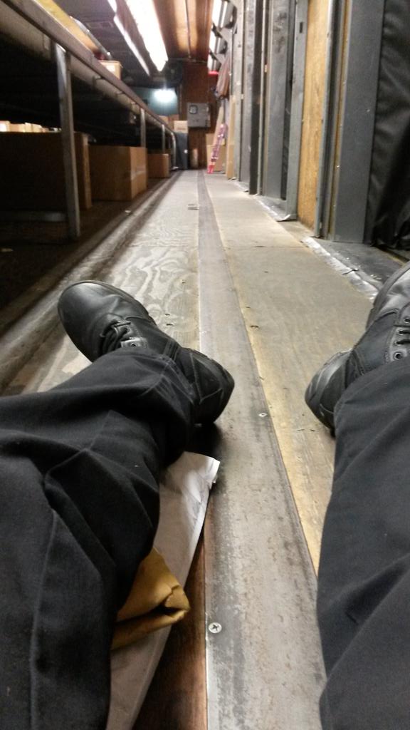 BopeteStink's tweet photo. On break chilling like a pilgrim. http://t.co/cXoj2HGBM2