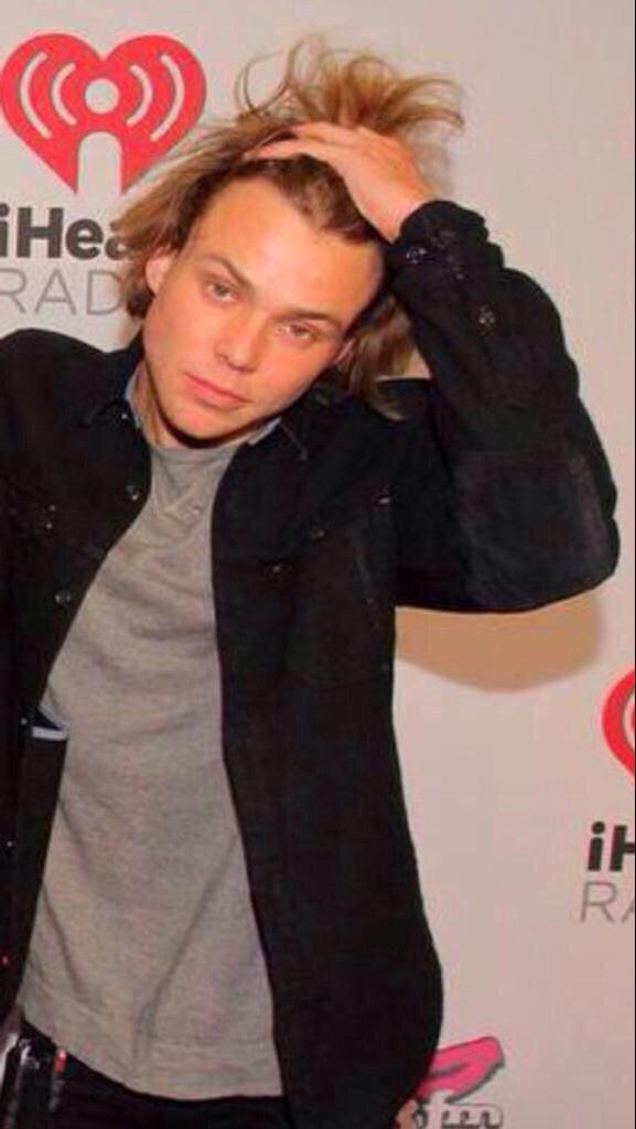 Daddy Ash (@dxddyashx) on Twitter photo 