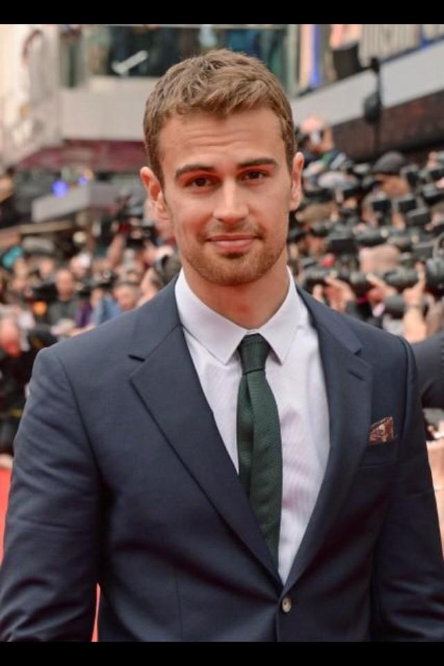 HAPPY 30th BIRTHDAY TO THEO JAMES MY BABY FOR LIFE        I LOVE YOU SM 