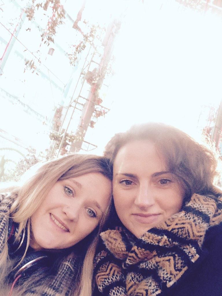 EClydeSmith's tweet photo. Mistletoe kiss #boroughmarket1000 http://t.co/Wyb8jrG081
