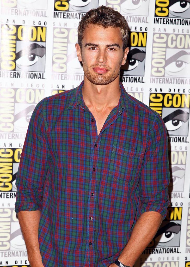 Happy Birthday Theo James!! :) 