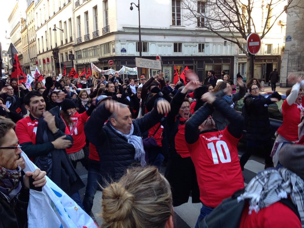 ClgBalzac's tweet photo. @EluardMontreuil haka vers le ministère! http://t.co/3NS5oCsnt5