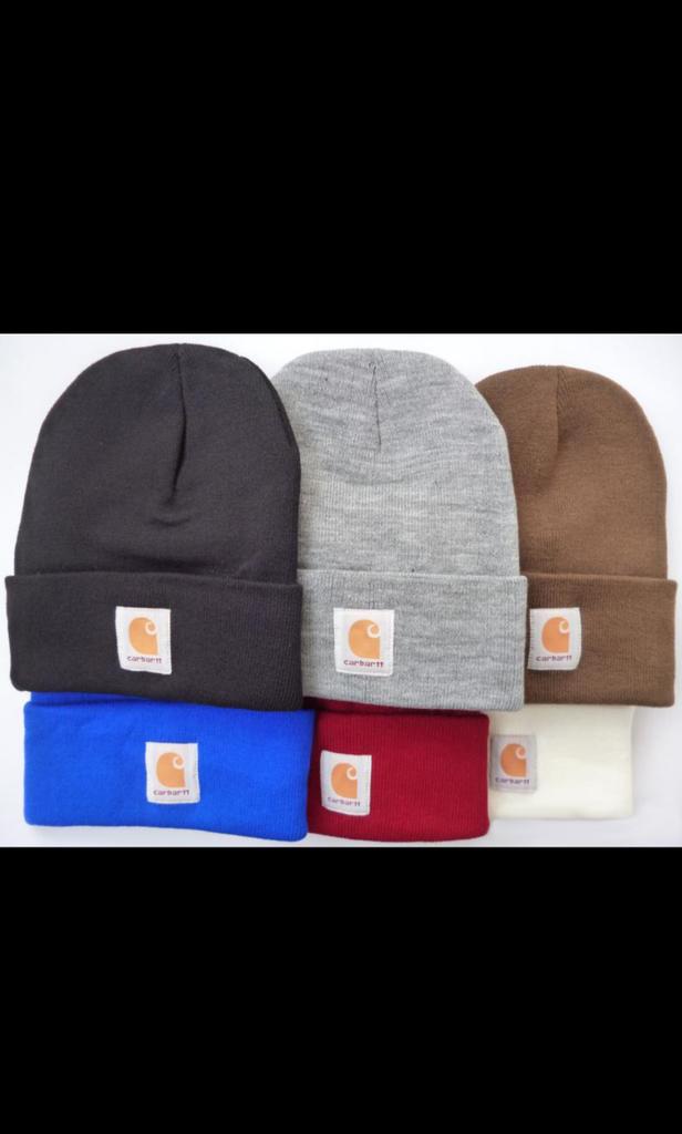 ZgzRopa's tweet photo. GORROS 15€ http://t.co/wxzrp0sn51