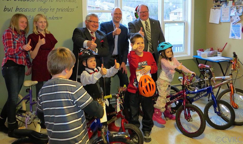 cvrcsj's tweet image. . @dohertyed @TrevorHolderPC  @JMackenzieSJ Happy to have your support #SJBikeShareProgram​ #ActiveTransportation