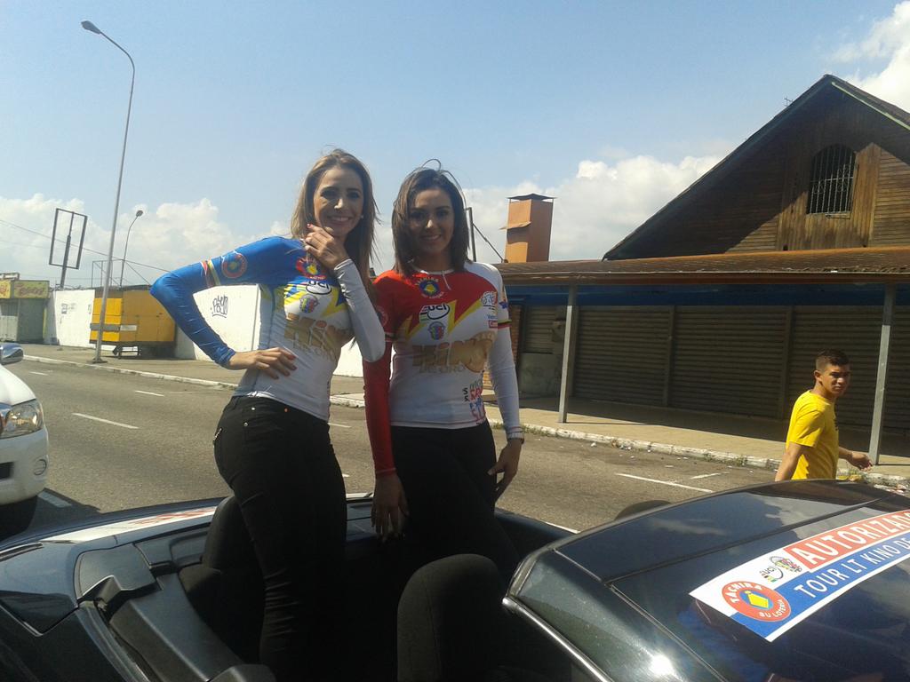 Tour_LT's tweet photo. Las chicas del #TourLT @LisethCardenasG @LisethCardenasg y Mariani Chacon. http://t.co/4lEpmRwQE5