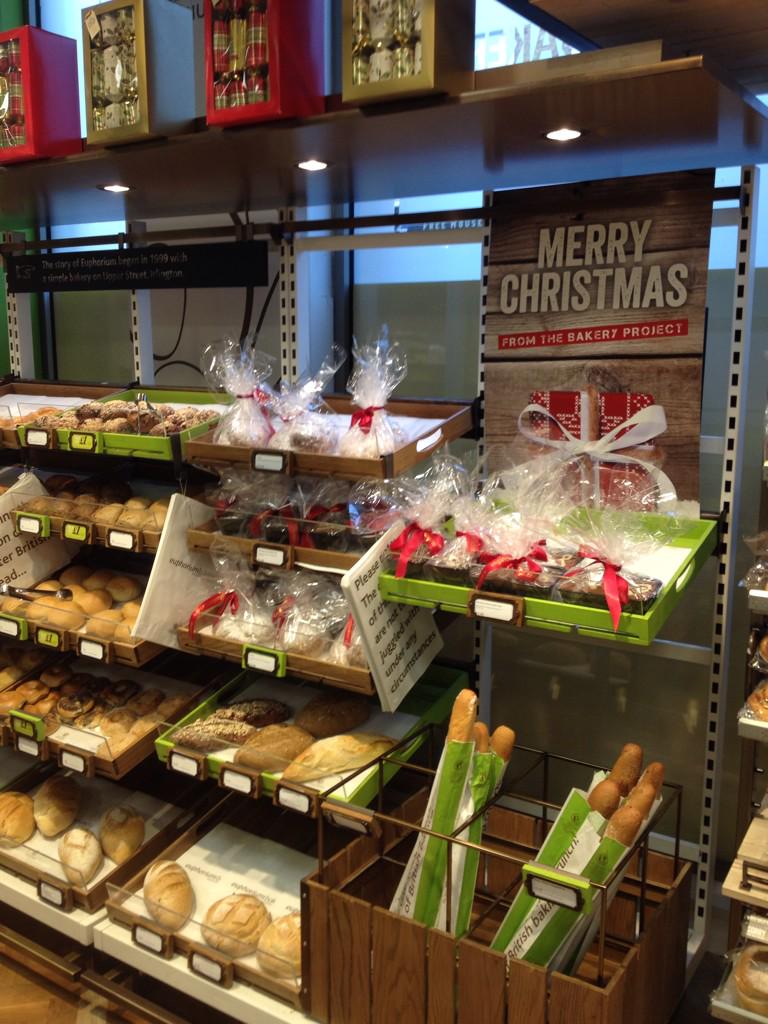 sbopsmanager1's tweet photo. @euphoriumbakery Great customer engagement at Kings Cross http://t.co/6RWd8psPOt