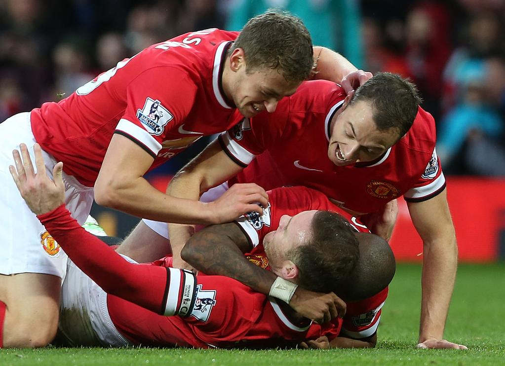indomanutd's tweet photo. FT: Man Utd 3 - Liverpool 0 ( Rooney, Juan Mata, van Persie) http://t.co/xLEpJ53c1A