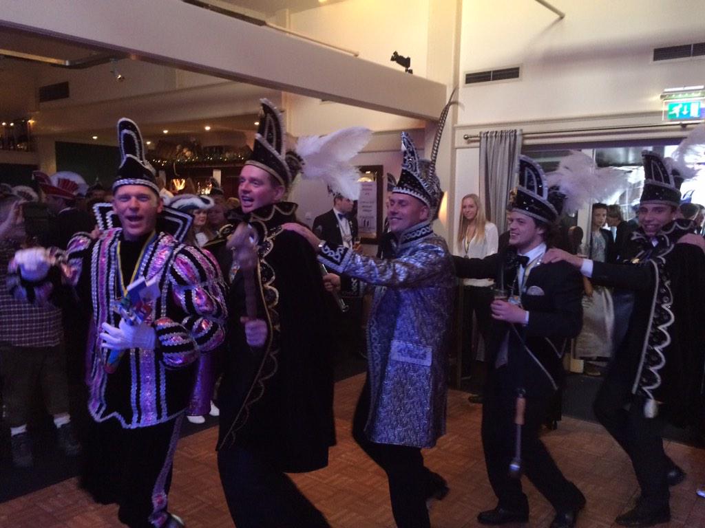 Na een supergala gister bij <a href="/Venfluiters/">CV de Venfluiters</a> nu gezellige receptie bij de Sleutelprins van <a href="/DeDubbelkiekers/">De Dubbelkiekers</a>! #carnavalov