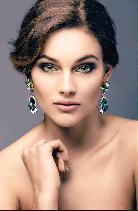 #RoleneSAforMissWorld <a href="/RoleneStrauss/">Rolene Strauss</a> <a href="/Official_MissSA/">Miss South Africa</a> is in the top 10 in the pre-judging round. Go for it Rolene!