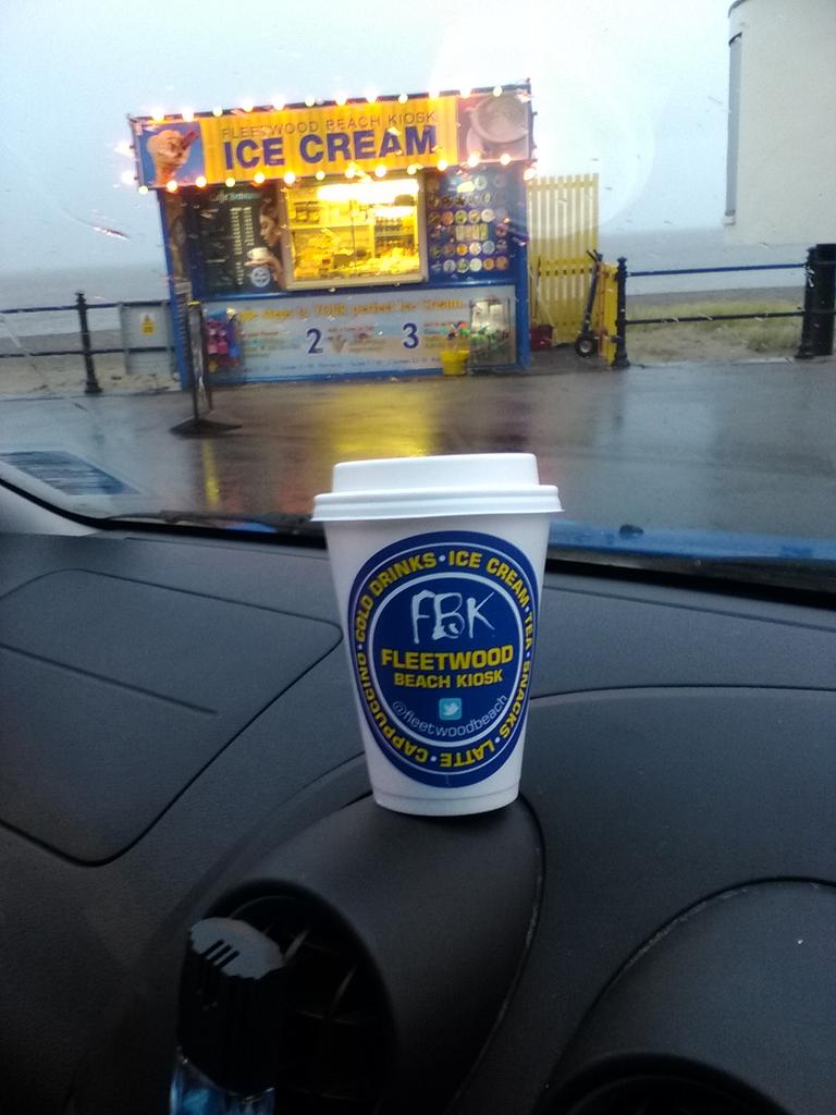 VisionsofGold's tweet photo. Braving the weather for a good coffee! @fleetwoodbeach #howsundayshouldbe #shoplocal http://t.co/0m4xhJsWHm