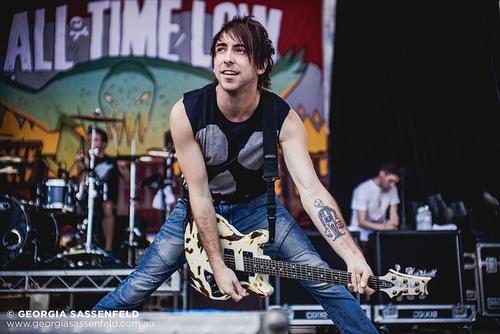 Happy birthday alex gaskarth i love u very much 