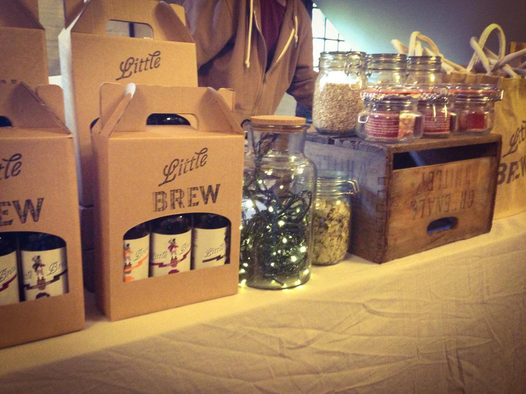 madelocallyuk's tweet photo. There's over 40 amazing local handmade traders here today selling the most wonderful gifts, #chritmasshopping http://t.co/vdY97HAibH