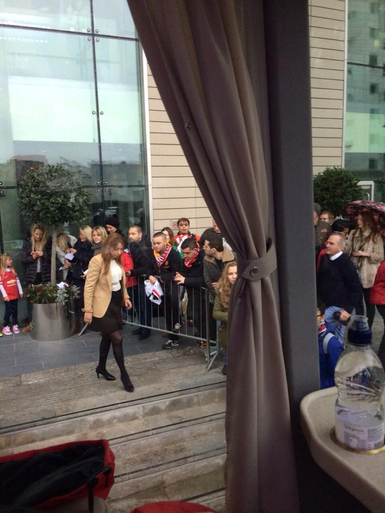 Fellaini's tweet photo. It s time to go ... Go to the stadium. See you later #mufc http://t.co/meEn24kKfc