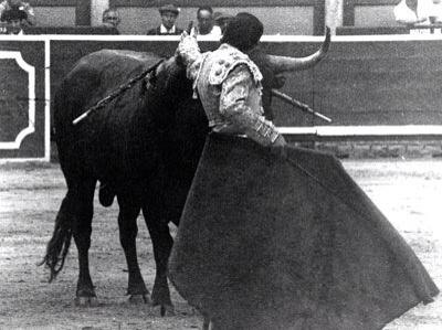 Franciscobs8's tweet photo. La foto que estaba explicando el maestro @FcoRuizMiguel de Pamplona, en @tpt_tv http://t.co/eJQiAv2iwp