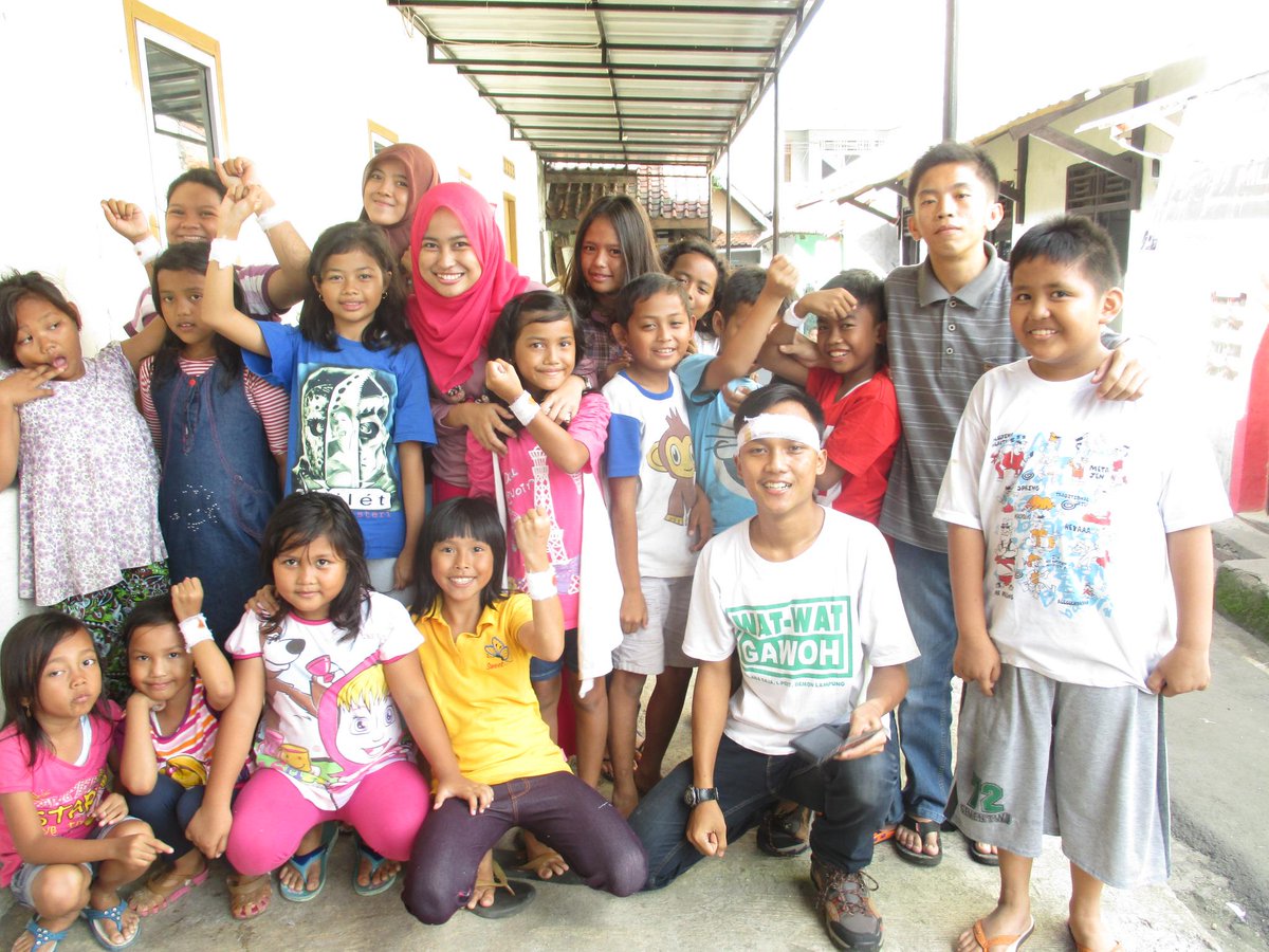 Puzzle_Summit's tweet photo. kegiatan hari ini: belajar merawat luka dgn brd @anakrimbajawa dn ka @icha_marisa91 cc @saraalkhalifi @dhikartika http://t.co/KFrWxKofFa