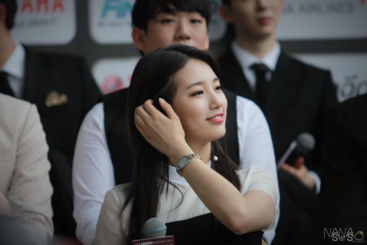 sxxnxxi's tweet photo. [131214] Press #Suzy สวย♥ #JYPNationinThailand 
http://t.co/2INszJtzrZ
http://t.co/3IDGPvh5xY
http://t.co/WeiBXUn9PB http://t.co/fyaTTmm6dU
