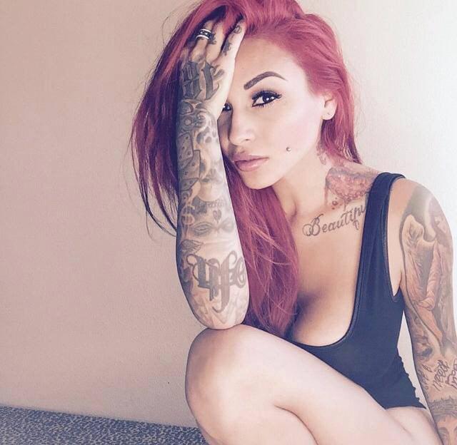 xDeathFlowersx's tweet image. Alyssa: #SeductiveSunday @mxcroscopes