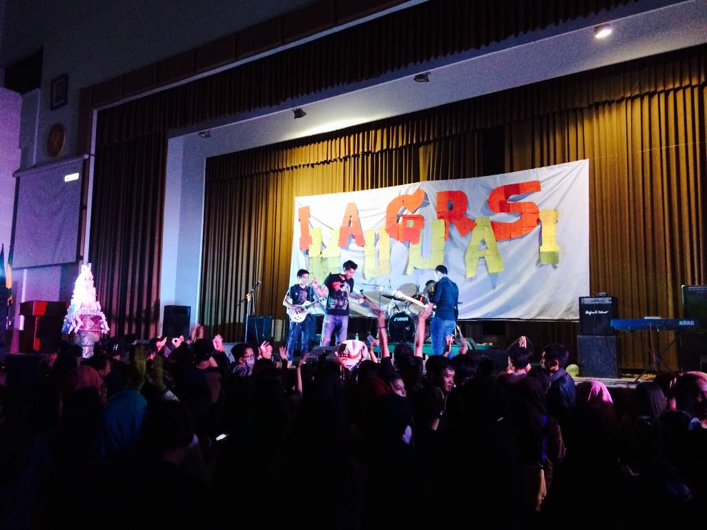 inaugurasifa13's tweet photo. ramai sekali gsk :D . ayooo yang belum merapat merapaaaat ke gsk :D http://t.co/XIMZ5tQeeP