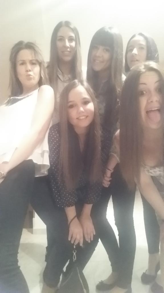 Ainhoaperezba's tweet photo. Que bueno es tenerlas!! @mireiablasco96  @Albagamez  @CarolinaMonr88  @marta95sm  @Elenagamez96 http://t.co/J4PRUpS9il