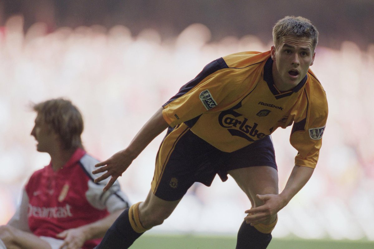ChampionsLeague's tweet photo. Happy birthday, former @LFC, @realmadriden and @ManUtd striker @themichaelowen! #UCL http://t.co/86QfnnOhtj