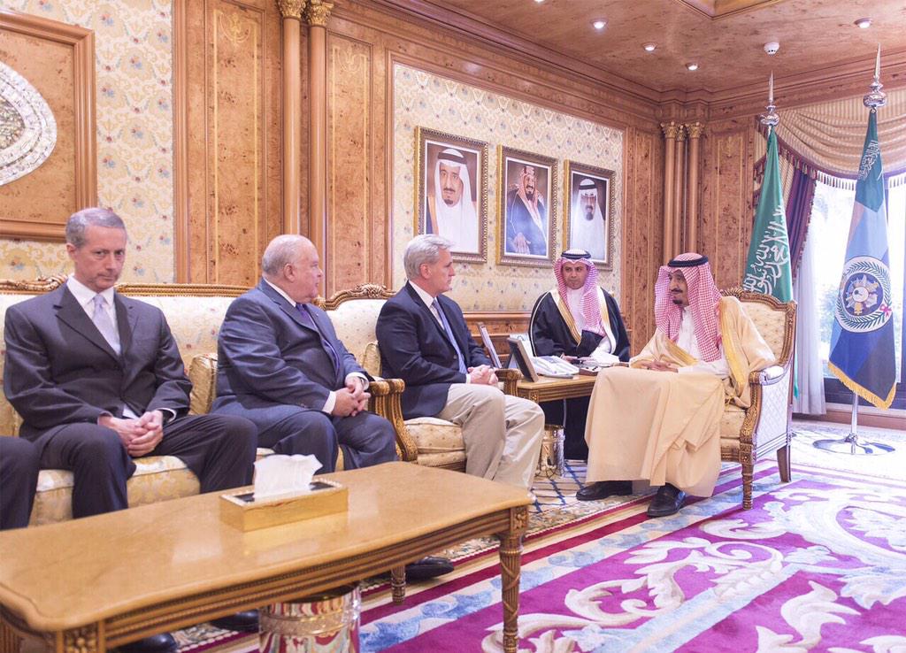 الأمير سلمان يستقبل عضو الكونغرس الأمريكي كيفين مكارثي وعدد من أعضاء مجلس النواب الأمريكي.