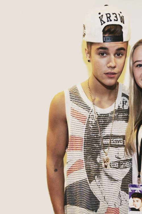 CevikYaren's tweet photo. toplu foto sekiz #MTVStars Justin Bieber http://t.co/BOGT2QZEO6