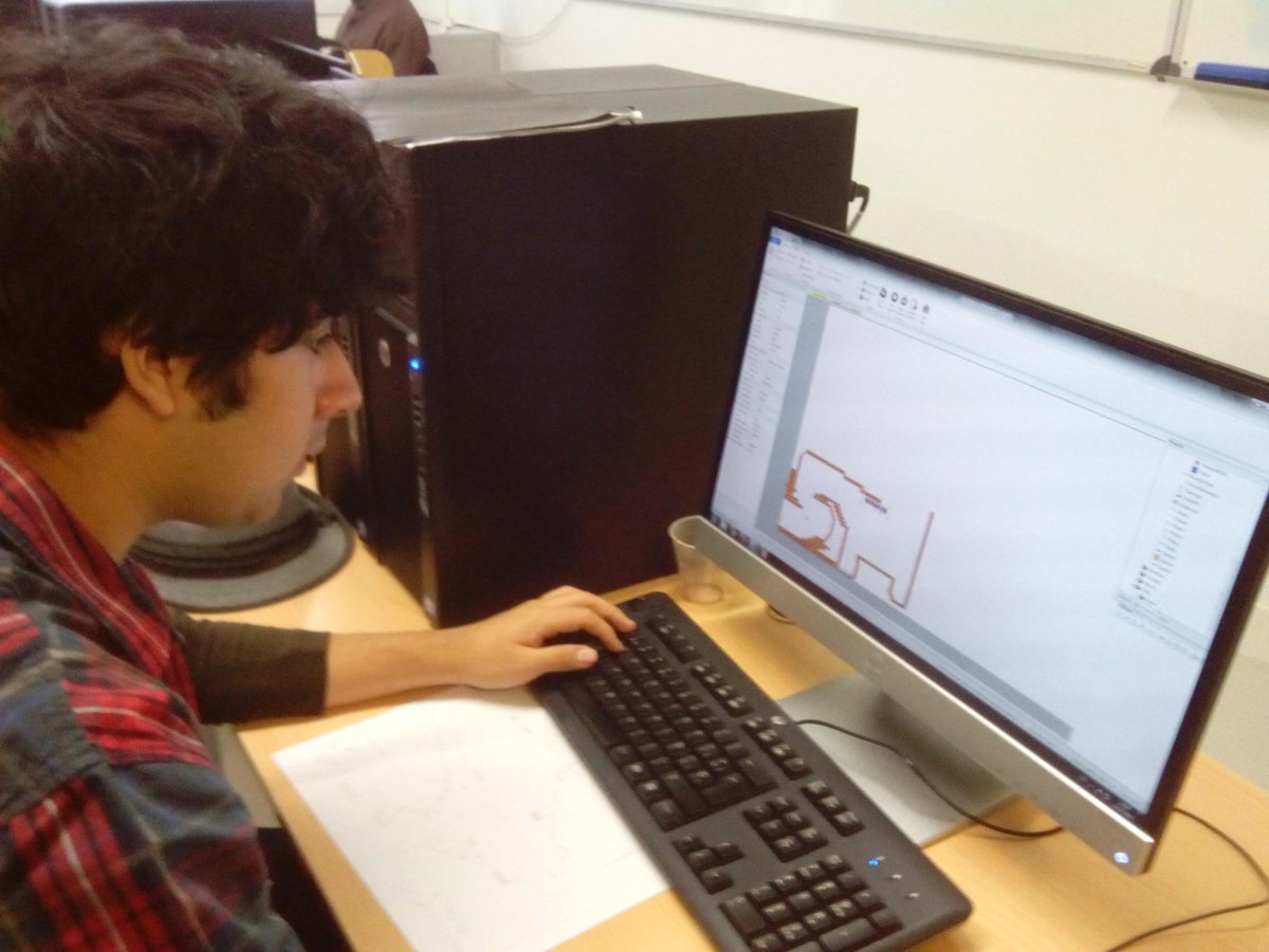 MindMakersStudi's tweet photo. El equipo para #HackatonESNE http://t.co/GjQ11j94iH