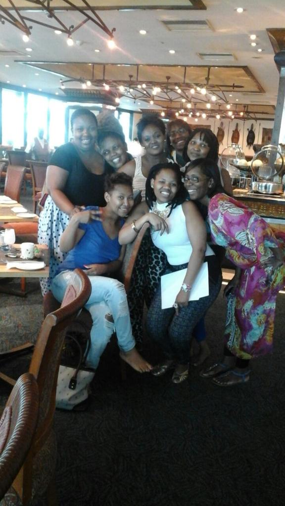 fynn_shereen's tweet photo. @DawnDunnRugby . Fun times at breakfast http://t.co/ISFMqcjDyZ