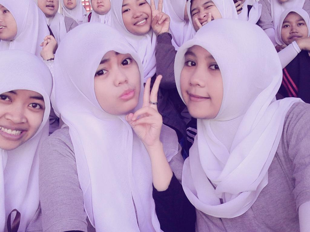 eva_evabeny's tweet photo. Waktu lomba estafet umm http://t.co/eQR20d8t37