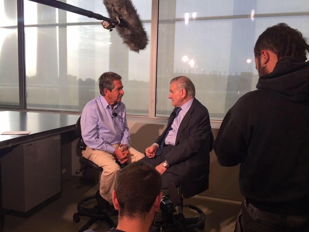 .<a href="/RevillaMiguelA/">Miguel Ángel Revilla</a> hablando con el mejor cardiólogo del mundo en <a href="/telecincoes/">Telecinco</a> #Revilla3 <a href="/MereceLaPenaTV/">Este País Merece</a>