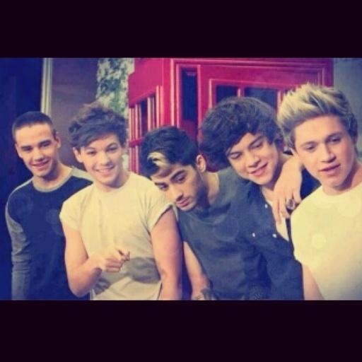 HiimDirection55's tweet image. Nosotras tambien queremos 1D! 
#SpanishDirectionersDeserveMeet1DToo 
#StopBeingRudeWithSpanishFans1D 
@onedirection