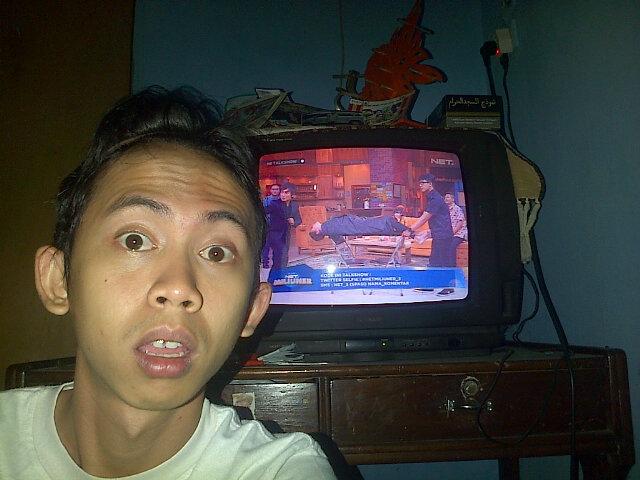 JunetKajol's tweet photo. @Ini_Talkshow @netmediatama Maya lagi menjadi objek sulap oleh Deni Dargo #NETMILIUNER_3 #IniTalkshowNETsulap http://t.co/ghyCAphAlQ
